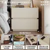 Mesita de noche moderna minimalista estilo italiano, nuevo modelo 2026, para uso doméstico, dormitorio, madera maciza, con un toque de lujo y una sensación de alta gama