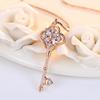 Celebridad de Internet Singapur Plata de Ley S925 Llave Diamante Collar Colgante Nicho Simple Trébol de Cuatro Hojas Cadena Clavícula para Mujer