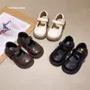 Zapatos Pequeños de Cuero para Niña Estilo Retro Británico Otoño Niña Pequeña Elegantes Zapatos Individuales Infantiles Nuevo Estilo 2026 Zapatos para Niña de Suela Suave