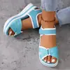2026 Sandálias Casuais de Praia com Velcro de Solado Plano em Blocos de Cor Novos Europeias e Americanas para Comércio Exterior Femininas Tamanho Grande Sandálias de Solado Grosso Atacado