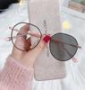 Gafas Fotosensibles que Cambian de Color Anti-Luz Azul Lentes Planas Modernas Populares en Internet Montura de Metal Acabado Sencillo para Mujer Espejo de Cerca para Hombre