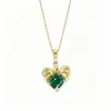 Collar de Corazón Esmeralda Hueco Personalizado Retro Europeo y Americano, Cadena de Clavícula de Lujo Ligero de Moda, Cadena para el Cuello de Diseño Simple al por Mayor