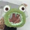 Diadema de peluche de rana de dibujos animados igual que Lin Xiaozhai, diadema de rana verde con corazón, accesorios, venta directa de fábrica