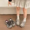 Zapatos de senderismo de malla de suela gruesa de venta caliente para celebridades para mujer, 2026 otoño versátiles casuales deportivos ligeros para exteriores tipo papá