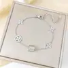 [Aço Titânio Corpo Inteiro] 100 Pulseiras Europa e Estados Unidos 18k Não Desbota Simples Joker ins Moda Personalizada Joia de Mão para Mulheres