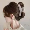 Pinza para el Cabello de Borla de Tamaño Mediano con Acabado de Alta Gama, Pinza de Tiburón con Lazo, Pasador Melard para Media Recogida, Accesorio para el Cabello para Mujer