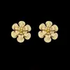Brincos Populares de Flor de Ferro para Mulheres, Celebridade da Internet Europeia e Americana, Estilo Transfronteiriço de Luxo Leve, Moda Vintage, Acessórios Versáteis de Alta Qualidade