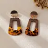Brincos geométricos de madeira de ébano e resina com agulha de prata transfronteiriços europeus e americanos, brincos de temperamento da moda vintage, brincos de design exclusivo para mulheres