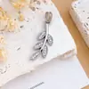 Colgante de collar con girasol y trébol, microincrustaciones de circonita, para mujer, accesorios de diseño de lujo discreto de nicho, venta al por mayor
