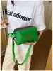 Versión coreana 2026 nueva bolsa para mujer con decoración de dopamina, bolso cruzado de moda, mochila portátil para deportes al aire libre y senderismo