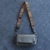 Bolsa de peito moderna, nova, pequena bolsa quadrada de couro, bolsa de ombro casual de rua, pequena bolsa para celular, bolsa transversal