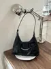 Bolso de hombro de diseño retro de gran capacidad, nuevo, moda europea y americana 2026, color sólido, casual transfronterizo, para hombro y cruzado
