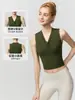Top de yoga sin mangas para mujer con escote en V cruzado, copas incorporadas, diseño ajustado que estiliza la cintura, minimiza el ancho de los hombros y es un top deportivo de longitud corta