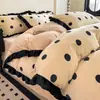 Conjunto de Roupa de Cama Espesso de Quatro Peças Estilo Princesa de Inverno com Cobertor de Leite Coral Fleece, Lençóis e Lençol de Elástico