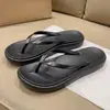 Chinelos femininos de verão com solas grossas, confortáveis de usar, adequados para uso interno e externo, sapatos de praia de alta qualidade, sem odor para a beira-mar, atacado