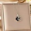 Collar de acero de titanio caliente transfronterizo de Europa y Estados Unidos, temperamento femenino, personalidad de circonita con micro incrustaciones, cadena de clavícula de alto sentido, joyería que no se desvanece