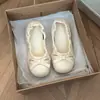 Zapatos Mary Jane Estampado de Flores con Lazo Otoño 2026 Nuevos para Mujer Suela Suave Retro con Faldas Fondo Plano Estilo Ballet Zapatos Individuales