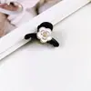 Presilha de Cabelo Pequena Camélia Hepburn de Temperamento Niche Retrô ~ Mini Presilha para Franja Presilha Tubarão Presilha de Cabeça de Princesa