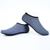Atacado de fábrica meias lisas para mergulho meias esportivas para mergulho sapatos de sola macia meias de praia homens e mulheres natação snorkeling meias de natação