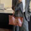 Bolsa Tote Grande de Couro Macio Estilo Retrô de Grande Capacidade com Alça Única para Ombro e Mão Bolsa Simples para o Dia a Dia Feminina