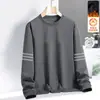 Sudadera con forro polar para hombre, nuevo modelo otoño e invierno 2025, cuello redondo, corte holgado, sin capucha, chaqueta de manga larga para hombre, moderna