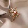 Broche Floral de Gama Alta Corsage Moda de Nicho Lujo Accesible Broche de Mariposa Accesorios de Alta Gama para Traje Abrigo para Mujer