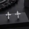 Pendientes de circonita en forma de cruz transfronterizos para hombre, sencillos y elegantes, con un toque de lujo y sofisticación, accesorios de moda y versátiles para mujer, adecuados para el uso diario