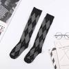 Meias Femininas Estilo Europeu e Americano Letra Xadrez Jacquard Longas Casuais Até o Joelho Padrão Diamante Retrô Atacado Tendência Retrô
