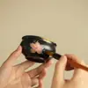 Xícara de chá de lírio em cerâmica preta pintada à mão em estilo chinês original, xícara de mestre, xícara de cerâmica com detalhes em dourado, xícara de degustação de chá para uso doméstico, xícara de chá Kung Fu