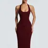 Elegante vestido de un solo color de alta gama, popular en Instagram, con cuello halter, fruncido en la cintura, diseño de espalda descubierta, corte ajustado, sexy vestido de noche