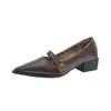 Zapatos cómodos de tacón alto estilo francés para mujer, nuevo modelo de otoño, zapatos Mary Jane marrones de punta con tacón grueso, adecuados para ir al trabajo, elegantes zapatos de tacón bajo con corte bajo