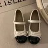 Zapatos Mary Jane franceses de verano para combinar con faldas, zapatos planos retro estilo Chanel de boca baja para aumentar la altura para mujer, nuevo modelo 2026