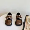 Sapatos Pretos de Couro Retrô para Meninas Verão 2025 Novos Sapatos Individuais Lolita para Crianças com Laço Sapatos de Bebê Princesa