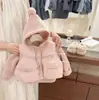 Conjunto de Roupas de Inverno para Meninas 2025 Novo Estilo Moda Bebê Colete Acolchoado Suéter Espesso Leggings com Forro de Fleece Conjunto de Três Peças