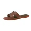 Nuevas Sandalias Planas de Verano 2026 Estilo H para Mujer, Chanclas de Moda para Exteriores, Sandalias de Playa Versátiles Antideslizantes, Calidad de Exportación