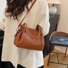2025 Design de Nicho Nova Bolsa Tote Tecida com Fivela de Corda de Metal Ombro Único Bolsa Grande Satchel Grande Capacidade Tecida Bolsa Feminina