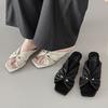 Zapatillas Pleated Lazy de Cuña de Piel de Cordero Súper Suaves y Fáciles de Poner Nuevo Tacón Bajo Punta Cuadrada Punta Abierta Zapatillas con Hebilla Metálica