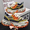 2026 Novos Tênis Dad de Solado Grosso Estilo Retrô Masculino Respirável Estilo College Aumentador de Altura Masculino Esportivo Casual Moderno Versátil Tendência
