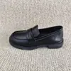 Novos mocassins retrô de bico redondo 2023 sapatos bege de camada única para mulheres com sola grossa, estilo britânico versátil, sapatos slip-on femininos