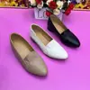 Zapatos retro franceses populares de un solo color, nuevo modelo otoño 2026, mocasines casuales sin cordones de suela blanda, zapatos de cuero versátiles para mujer