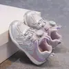 Zapatos Deportivos para Niñas 2026 Primavera/Otoño Estilo Nuevo Hebilla Giratoria Zapatos de Arroyo para Exteriores Infantiles Malla Transpirable Suela Suave Zapatos para Correr