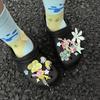 Zapatos Nuevos de Agujeros 2025 Hebilla para Zapatos DIY Mariposa Mágica con Cuentas Flor Flor para Zapatos Hebilla Decorativa Accesorios Removibles