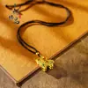Tienda de Oro Mismo Estilo Colgante de Caballo Tang Hueco Esmaltado en Oro Antiguo, Colgante de Caballo Estilo Chino Nuevo con Símbolo de Dinero