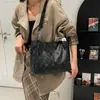 Bolso de Hombro Cruzado de Moda Casual de Gran Capacidad Tendencia Europea y Americana Otoño 2025 Nuevo Retro Elegante para el Trabajo para Mujer