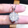 Colgante de Diamante Mosan Azul y Verde de Simulación de 2 quilates Ocho Corazones y Ocho Flechas Chapado en PT950 Collar de Temperamento Femenino Cadena Clavicular