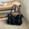 Bolso de gamuza para mujer, nueva colección otoño/invierno 2026, bolso de hombro retro, adecuado para el trabajo y los desplazamientos, gran capacidad, estilo de bolso almohada