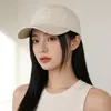 Chapéu com Bordado de Letras para Mulheres 2026 Primavera e Verão Novo Estilo Boné de Baseball Fashionável Versátil Chapéu de Sol Emagrecedor