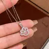 Collar de pata de gato tricolor, una delicada y lujosa cadena para la clavícula de circonita cúbica, un colgante de estilo dulce, perfecto como regalo