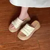 Sandalias de Plataforma de Cuero Estilo Nuevo 2026 con Altura Aumentada, Diseño Arrugado, Sandalias sin Cierre de Suela Gruesa para Mujer, Adecuadas para Uso al Aire Libre en Verano
