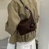 Bolso bandolera de gamuza retro versátil para mujer, bolso de axila, súper popular 2026, nuevo estilo para el trabajo